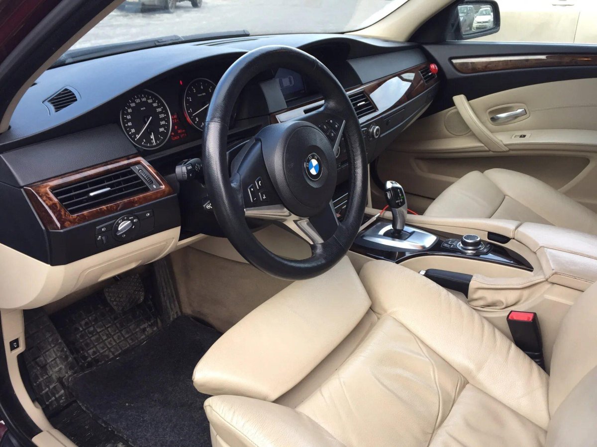 BMW 525 e60 салон