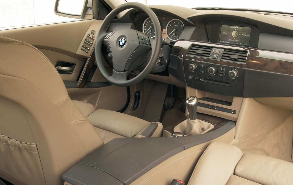 BMW e60 салон