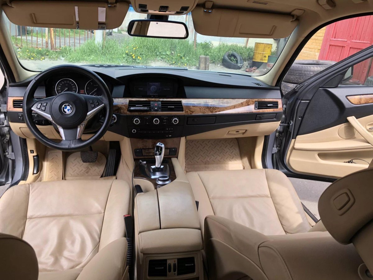 BMW 550i e60 салон