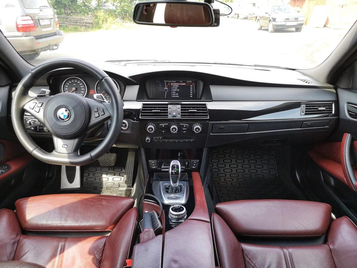 BMW 530 e60 салон