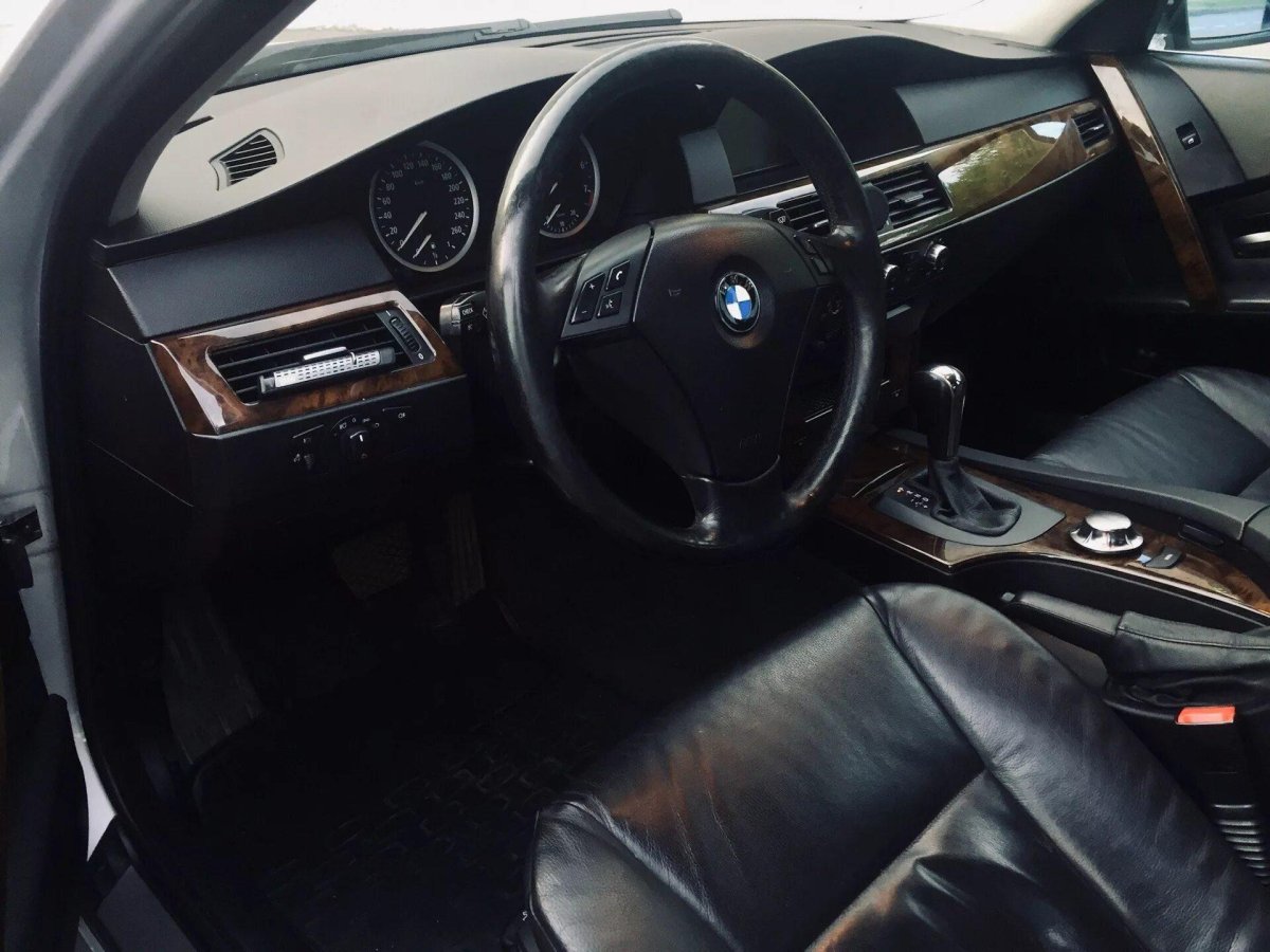 BMW e60 салон