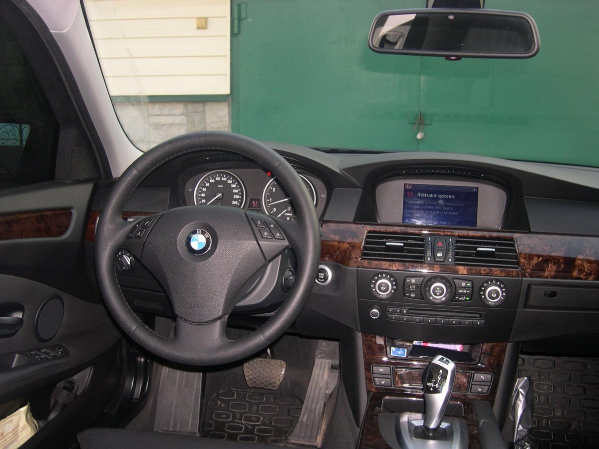 BMW e60 2008 салон