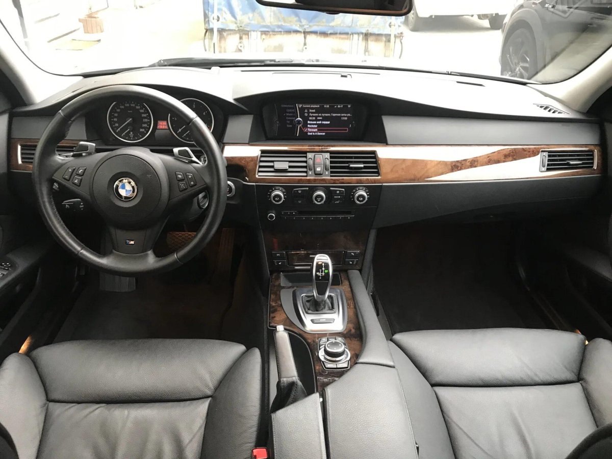 BMW 5 Series e60 салон