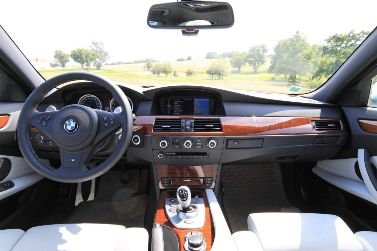 БМВ м5 е60 салон