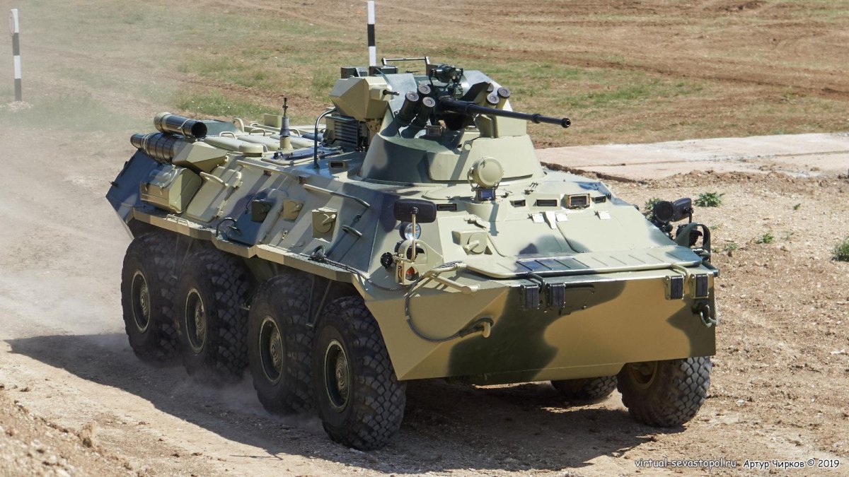 БТР-82 боевой