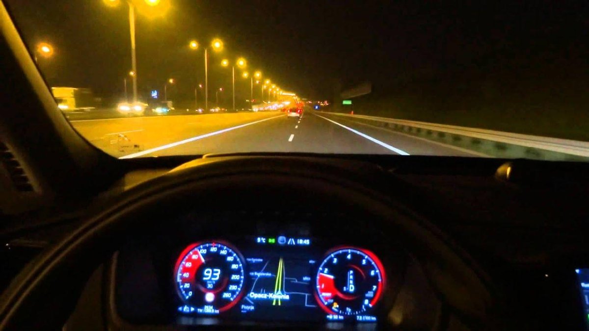 За рулём Мерседес w212 ночь зима