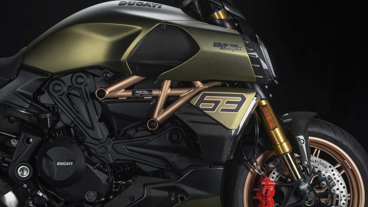 Мотоцикл Ducati Diavel 1260 Lamborghini