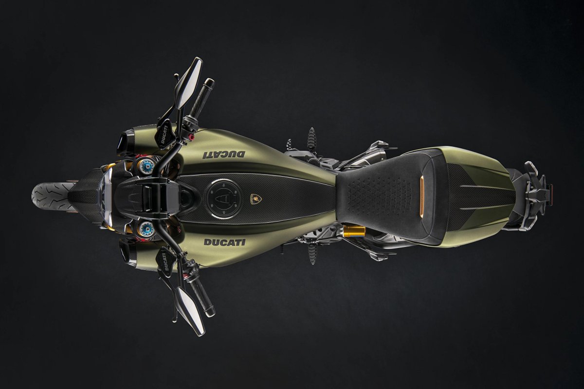 Мотоцикл Ducati Diavel 1260 Lamborghini