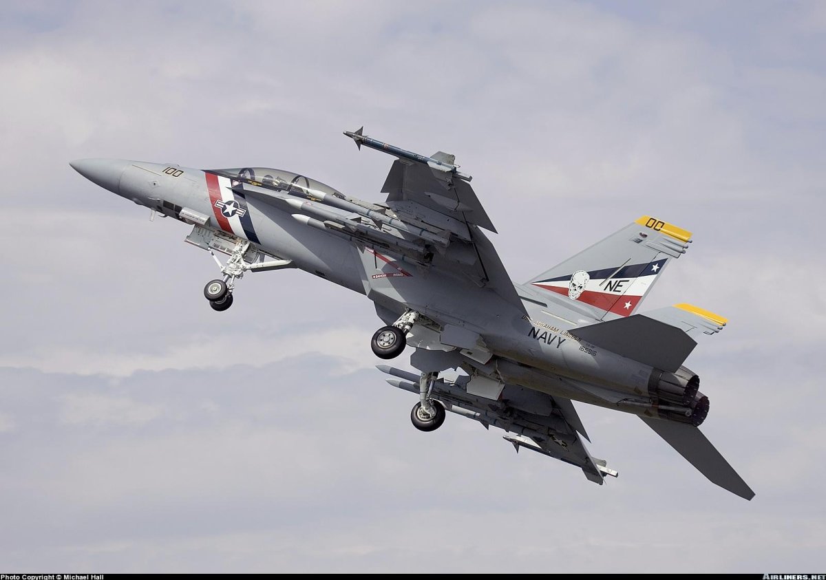 Палубный самолёт заправщик