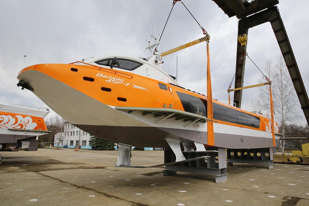 Подводных крыльях "Валдай 45р"