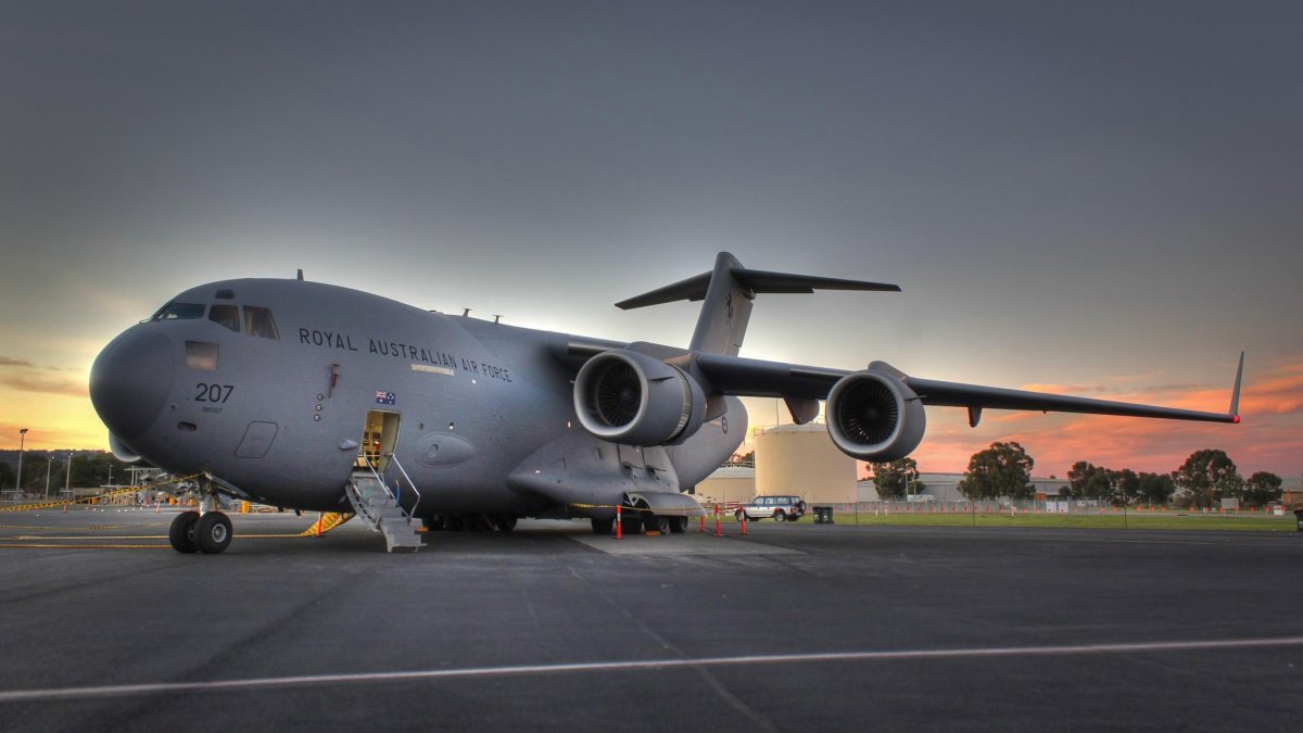 Самолет Boeing c-17а Globemaster III