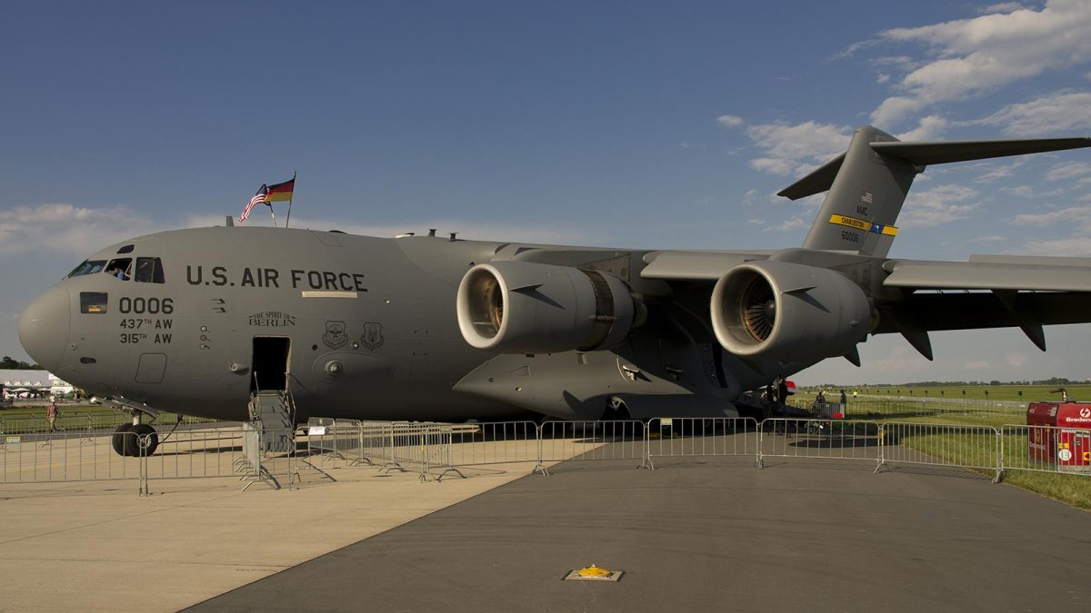 Самолет c-17 Globemaster III