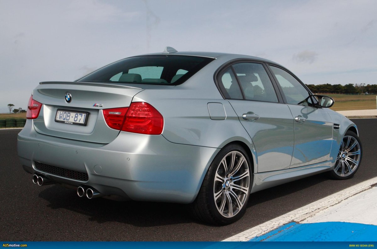 BMW 3 e90 седан