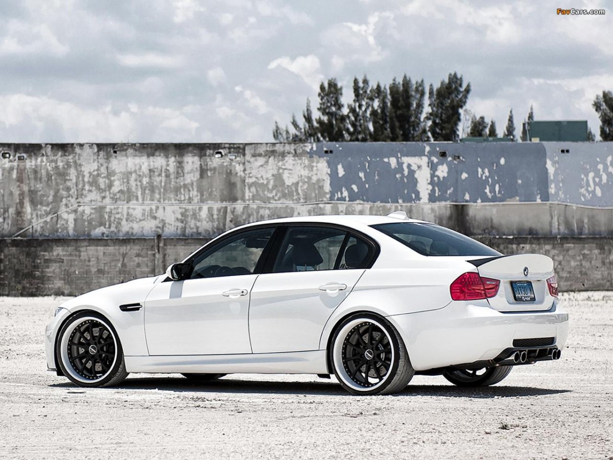 BMW 3 e90 белая