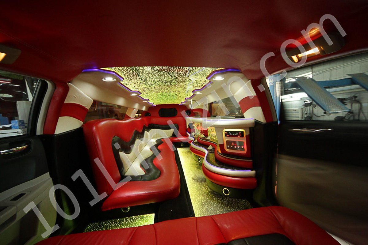 Красный лимузин