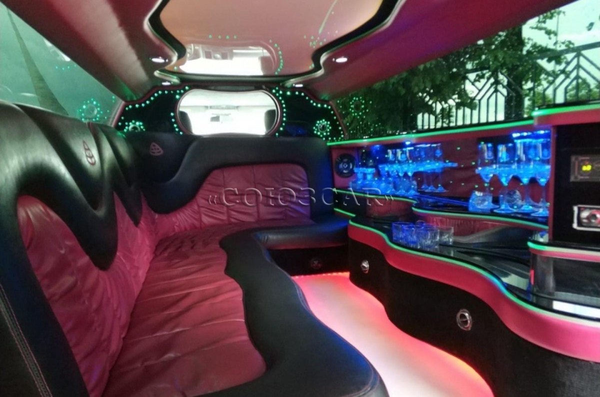 Лимузин Крайслер белый салон