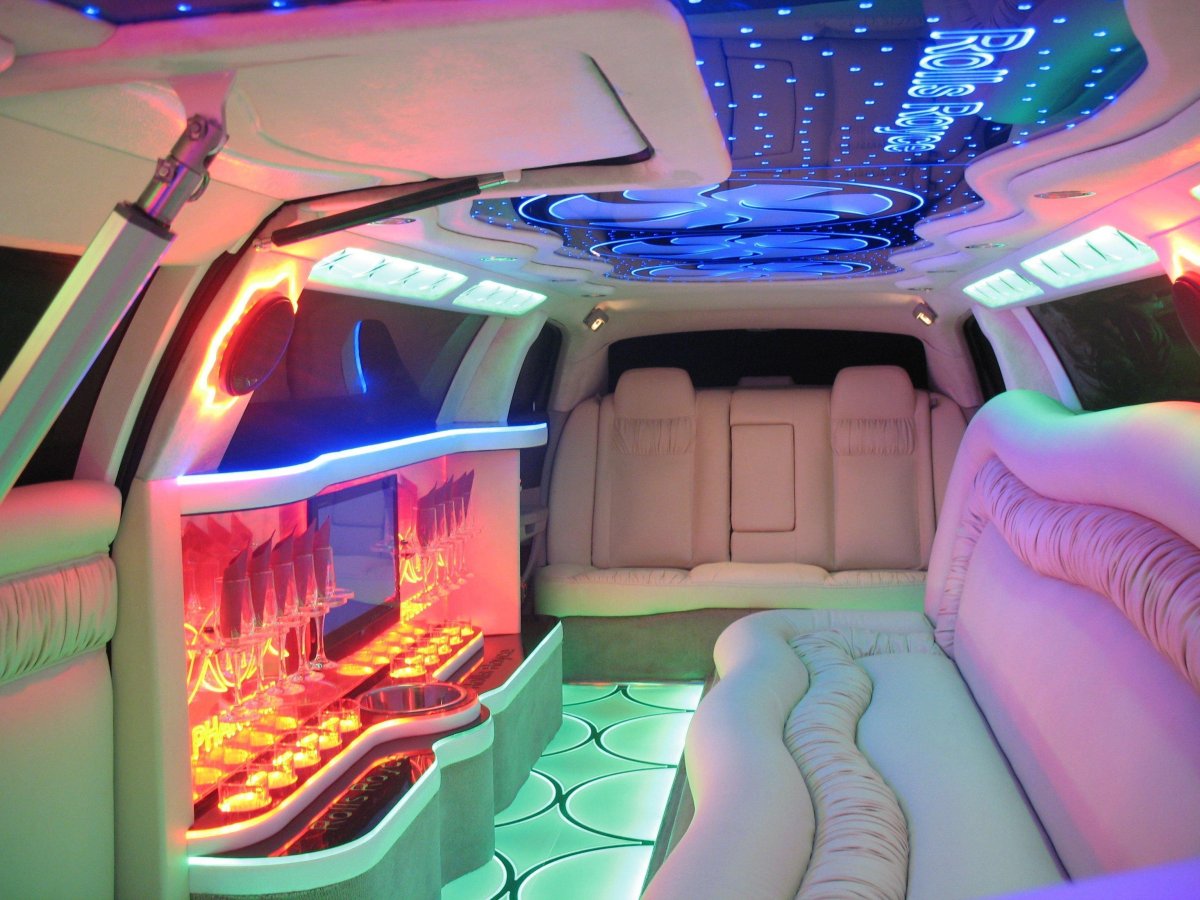 Роллс Ройс лимузин салон