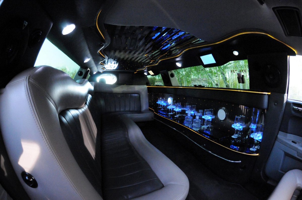 Крайслер 300с лимузин салон