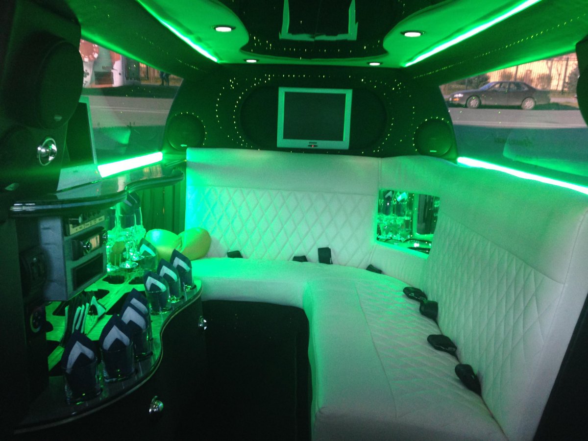 Лимузин с бассейном фото внутри