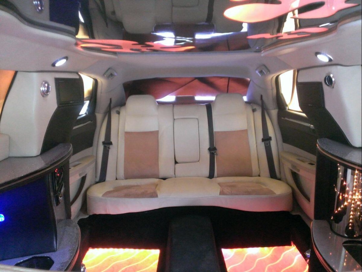 Лимузин на свадьбу