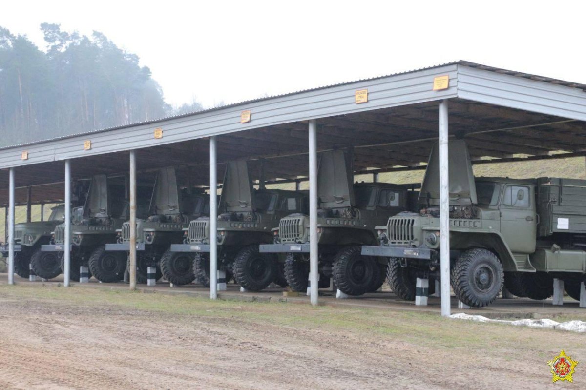 База хранения военной техники