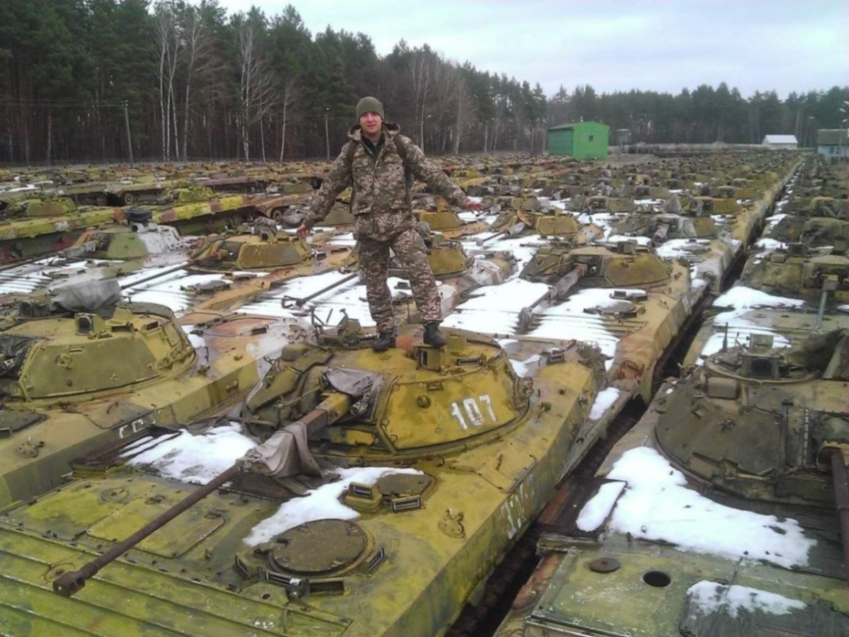 Козулька база хранения танков