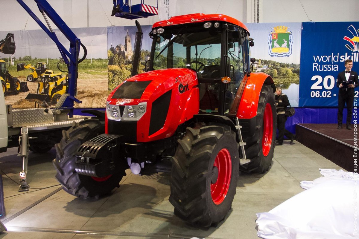 Трактор Ant 4135