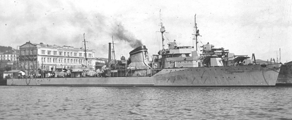 Эскадренный миноносец Грозный, 1942