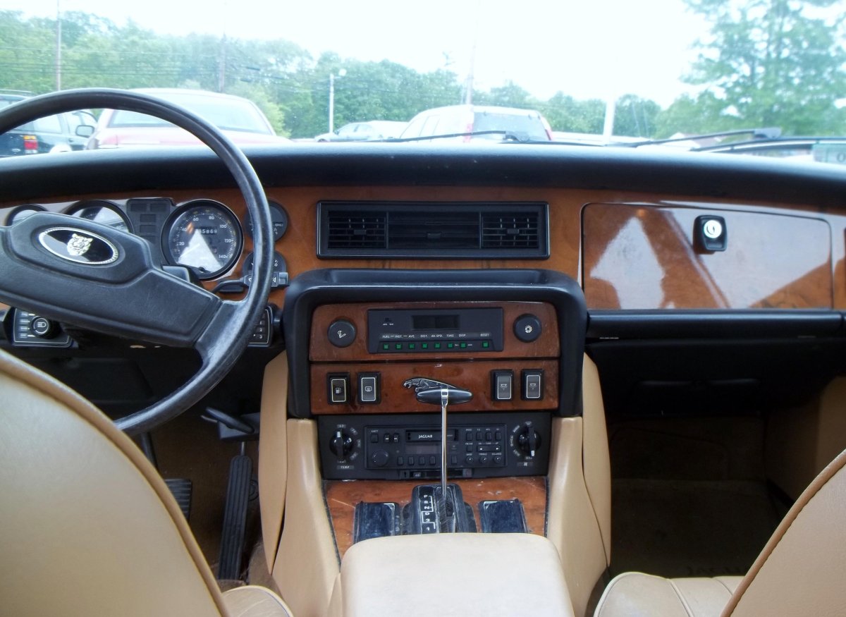 Jaguar XJ 80х