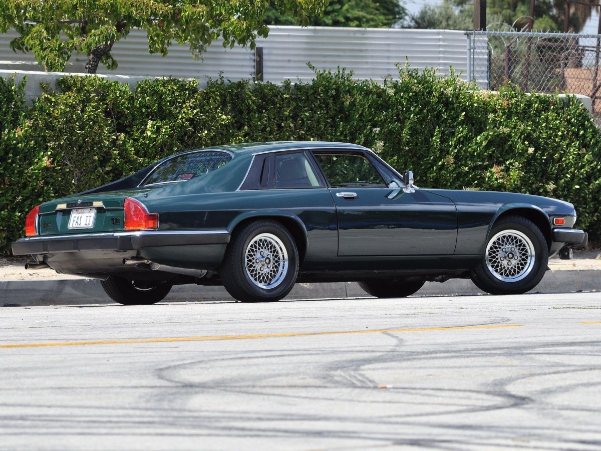 Jaguar xj12 Coupe