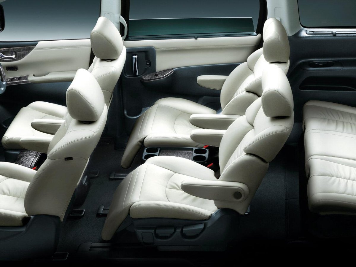 Nissan Elgrand e52 интерьер