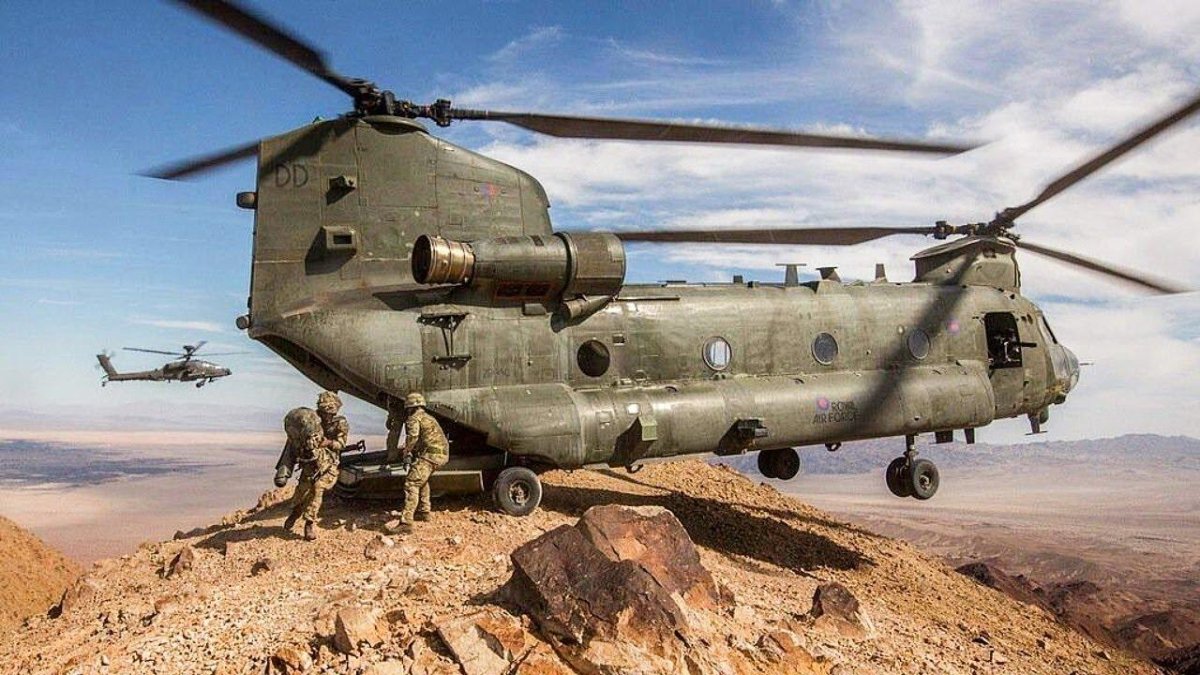 Вертолет Ch-47 Chinook