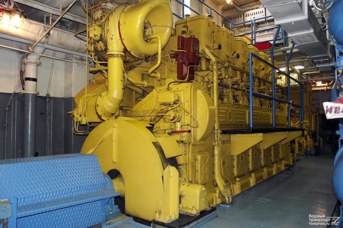 Судовой двигатель 6чрн 36/45