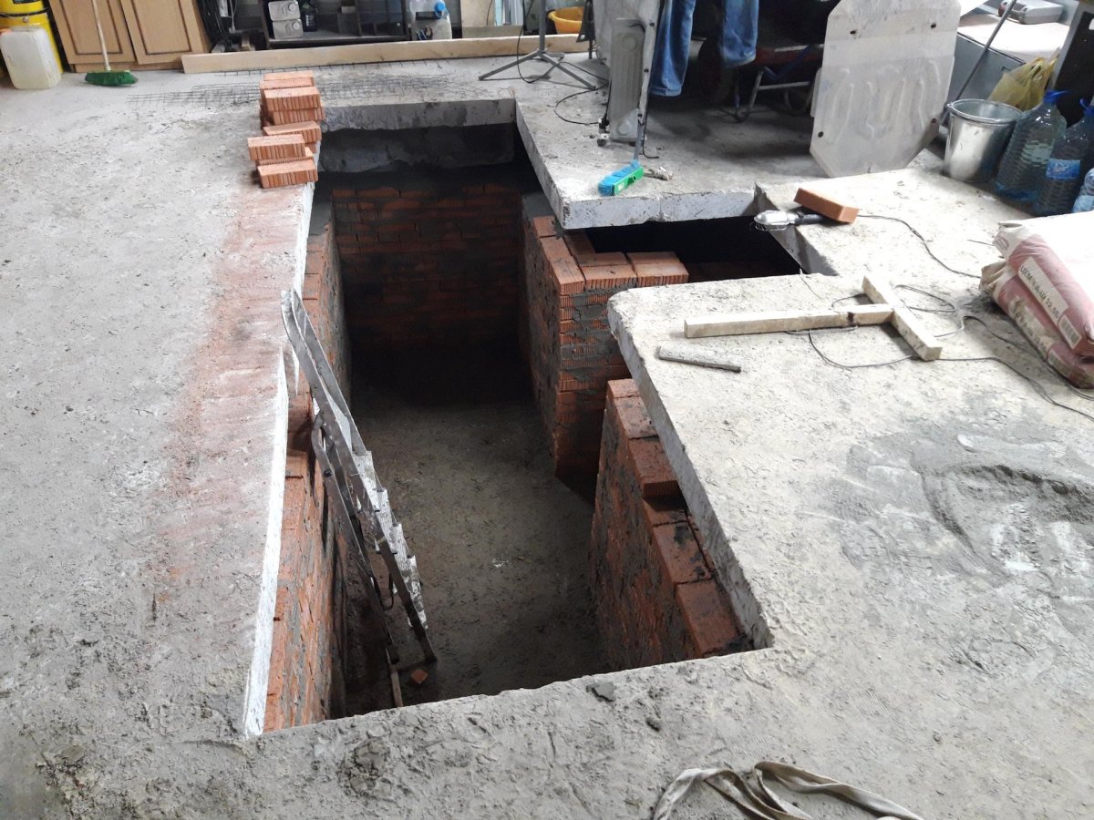 Смотровая яма глубиной 50 см