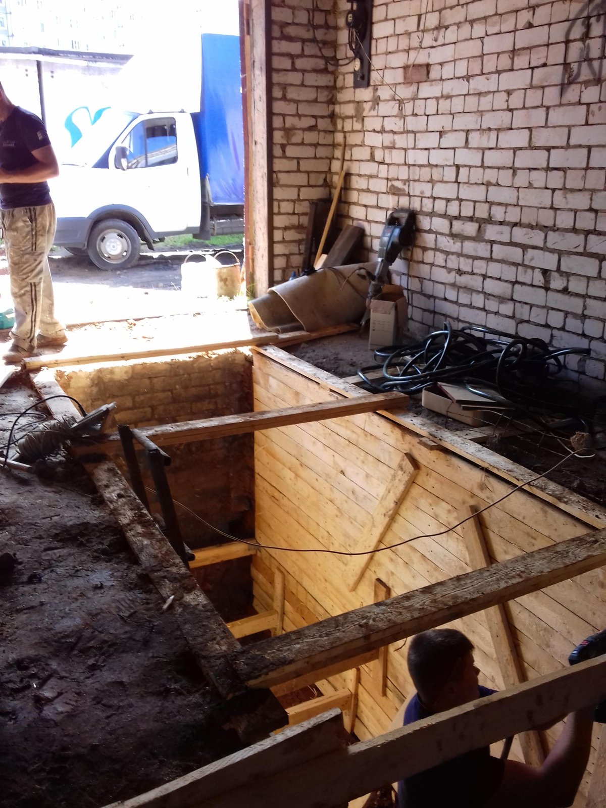 Пол в смотровой яме