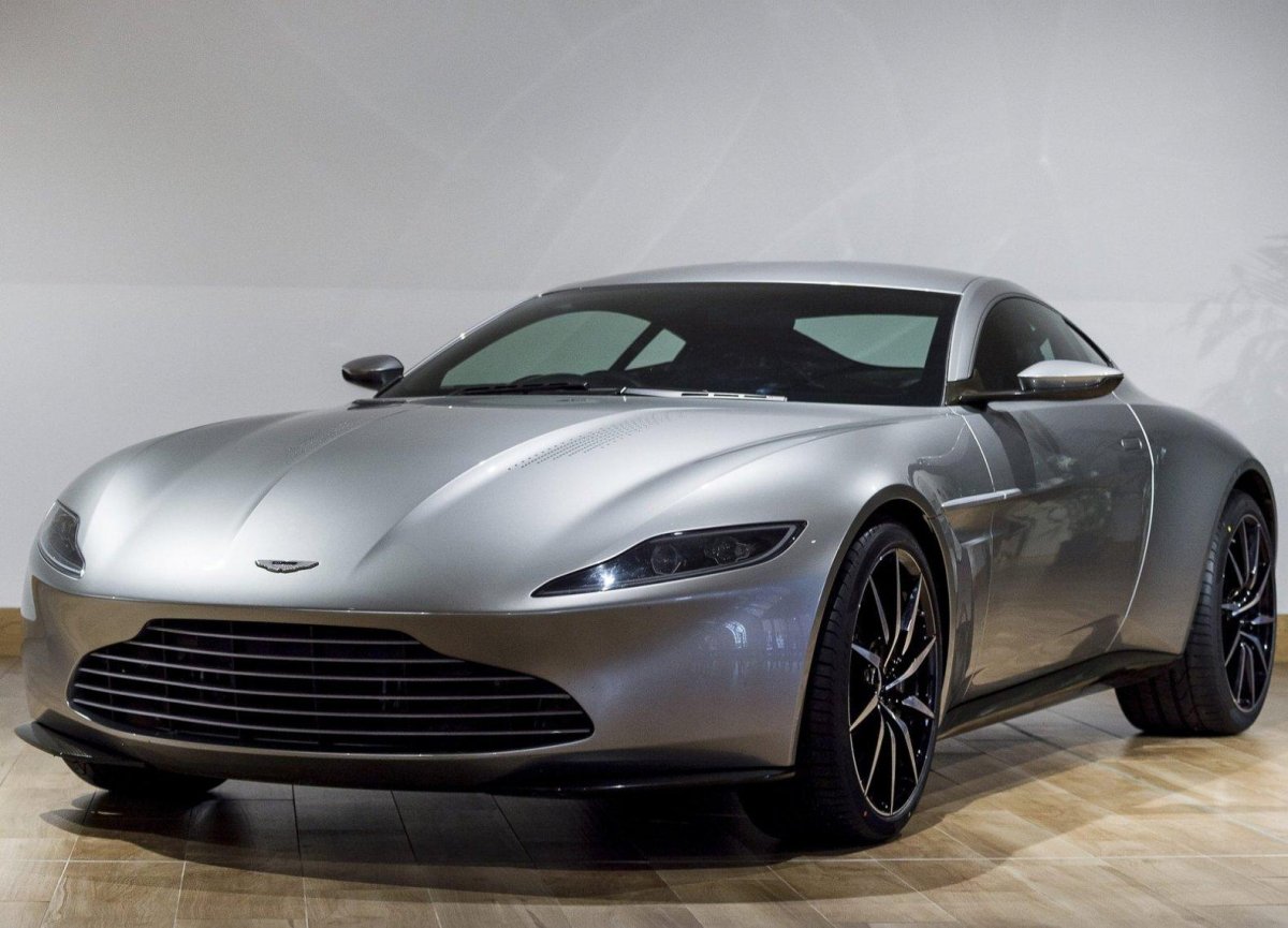 Aston Martin db10
