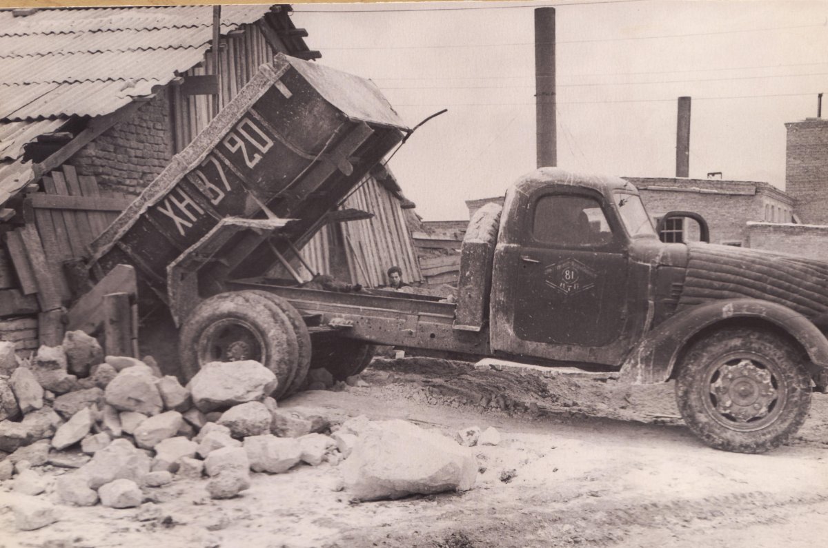 ЗИЛ-ММЗ-585л самосвал