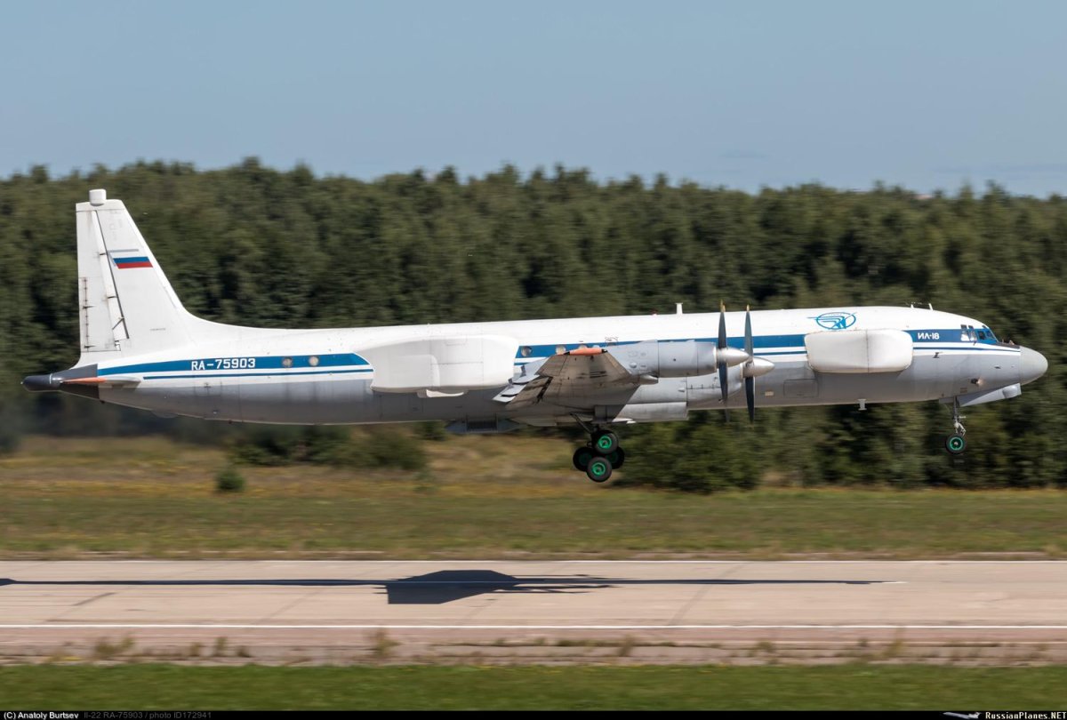 Самолет-постановщик помех ил-22пп "Порубщик