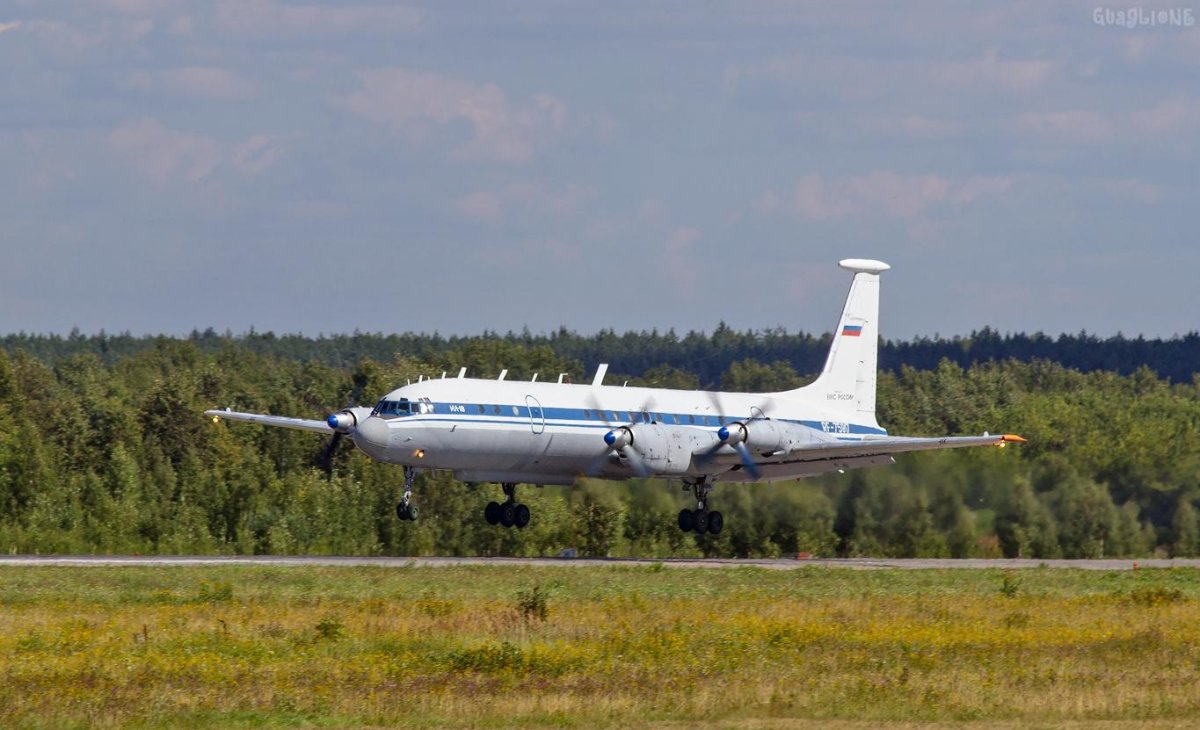 Ил 18 самолет