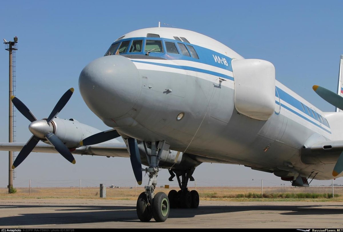 Самолёт РЭБ ил 22пп Порубщик