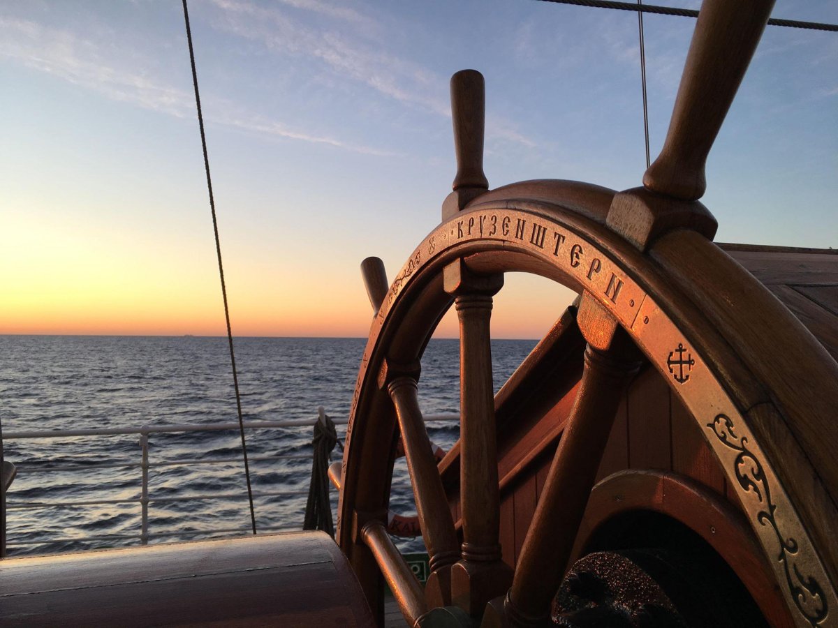 Яхта Крузенштерн штурвал