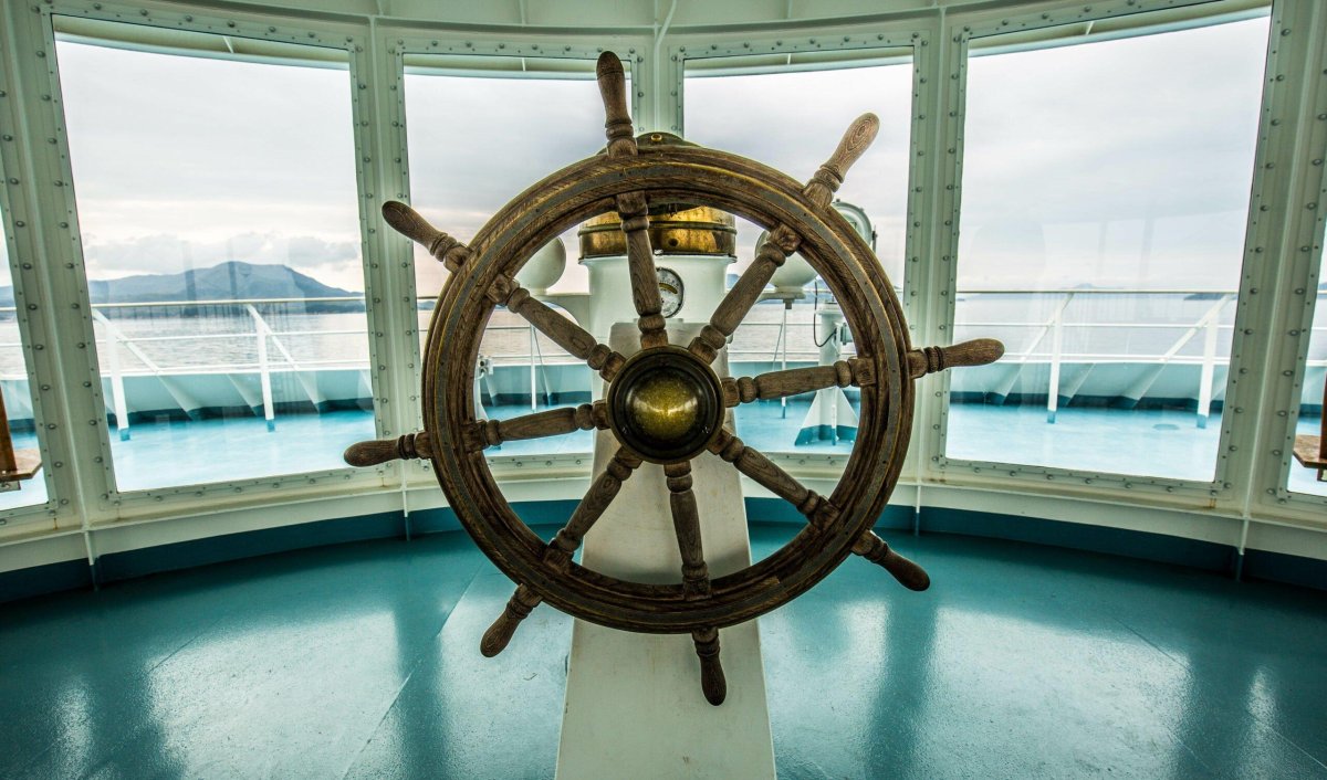 Пароход Святитель Николай Капитанский мостик