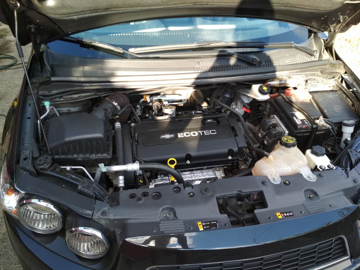 Шевроле Авео 1,2 подкапотка
