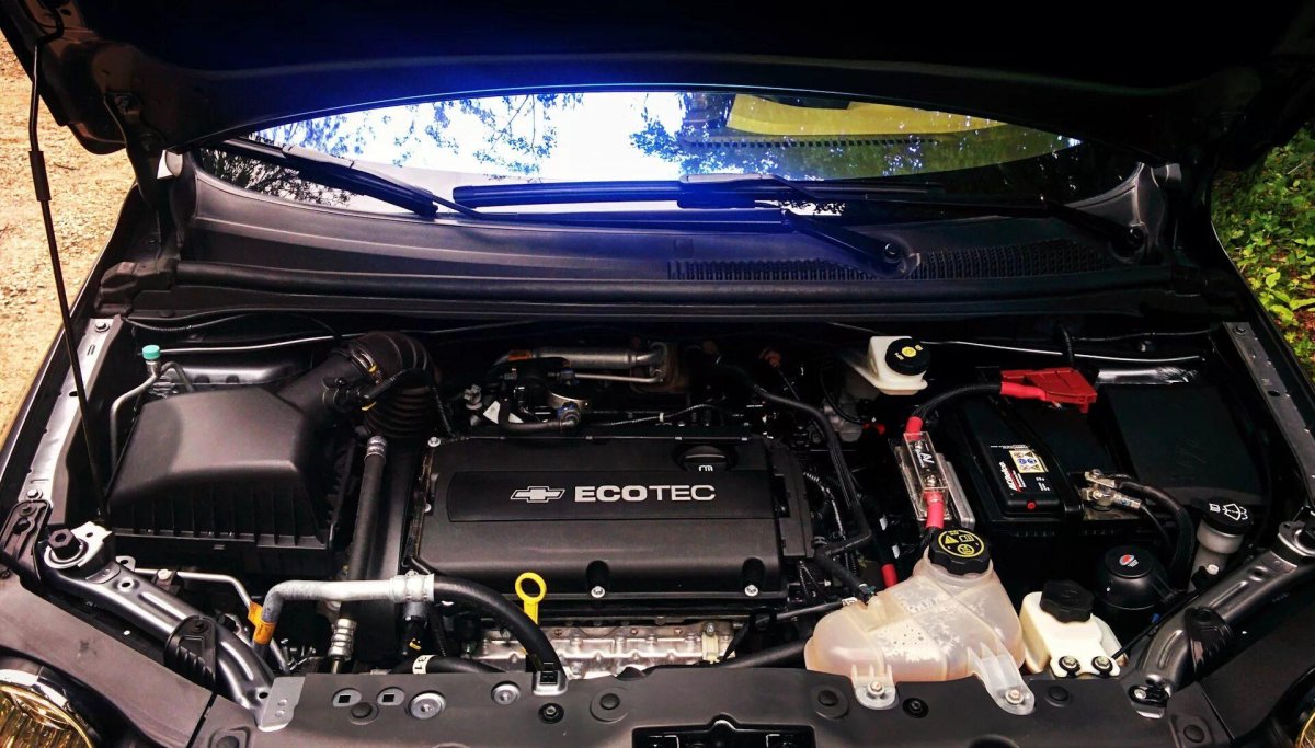 Подкапотное Шевроле Авео т300