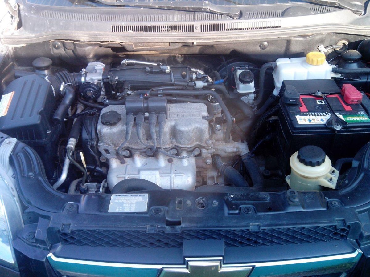 Шевроле Авео моторный отсек