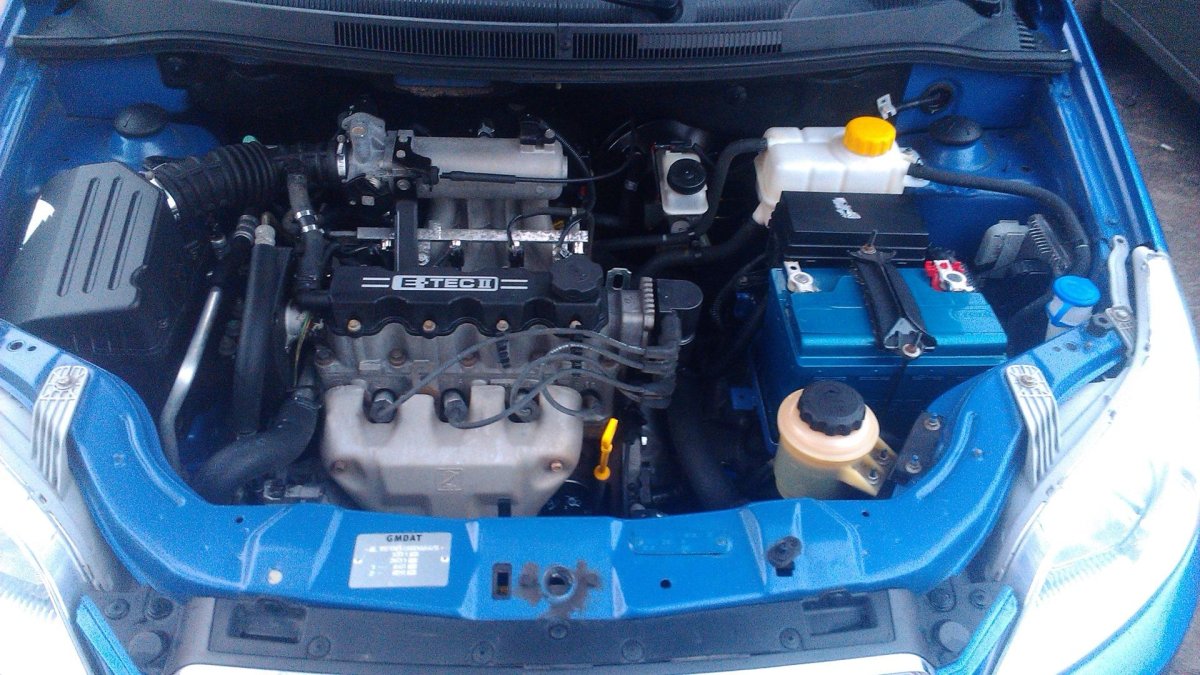 Шевроле Авео моторный отсек