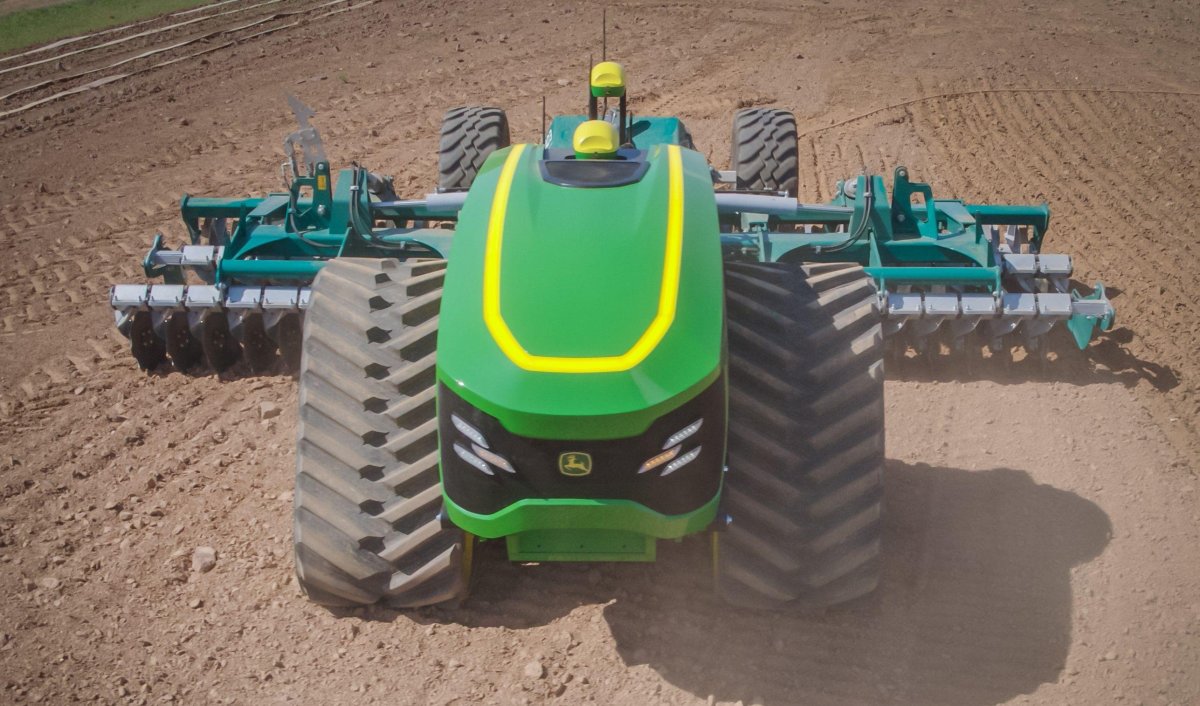 Трактор самоуправляемый John Deere