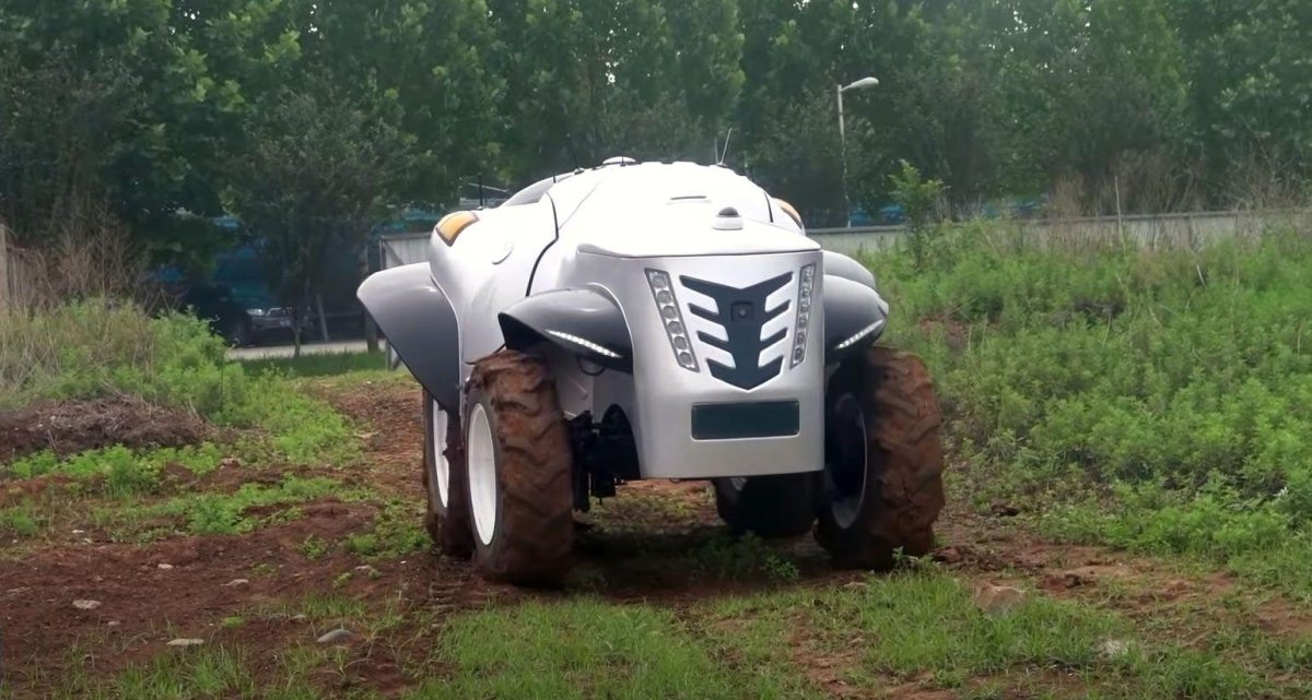 Электрический трактор