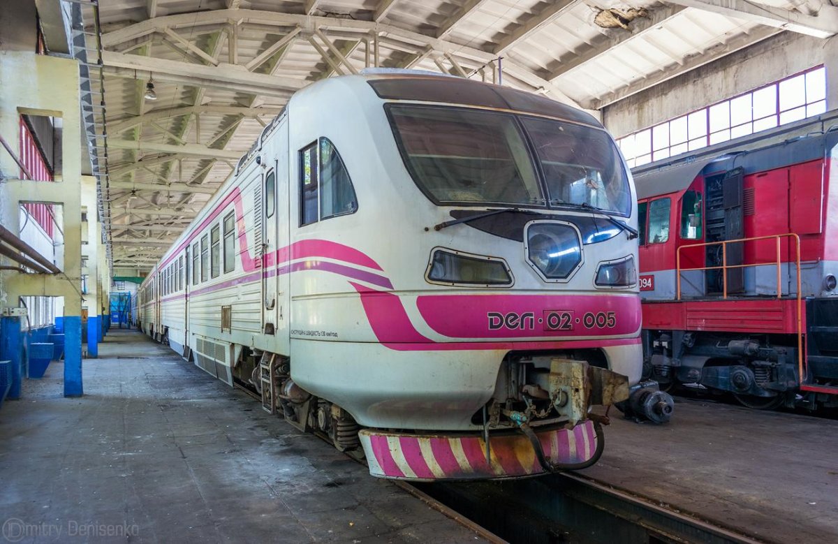 Дэл-02 дизель-поезд