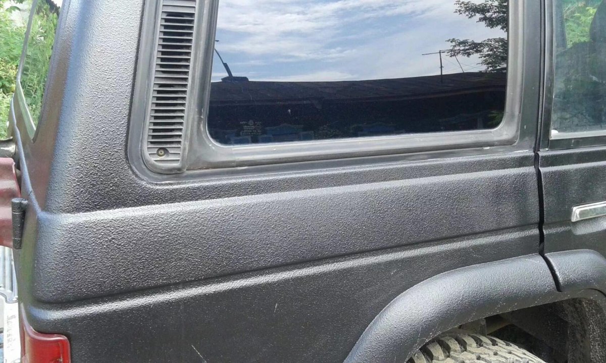 Краска Аллигатор для автомобиля ВАЗ 2114